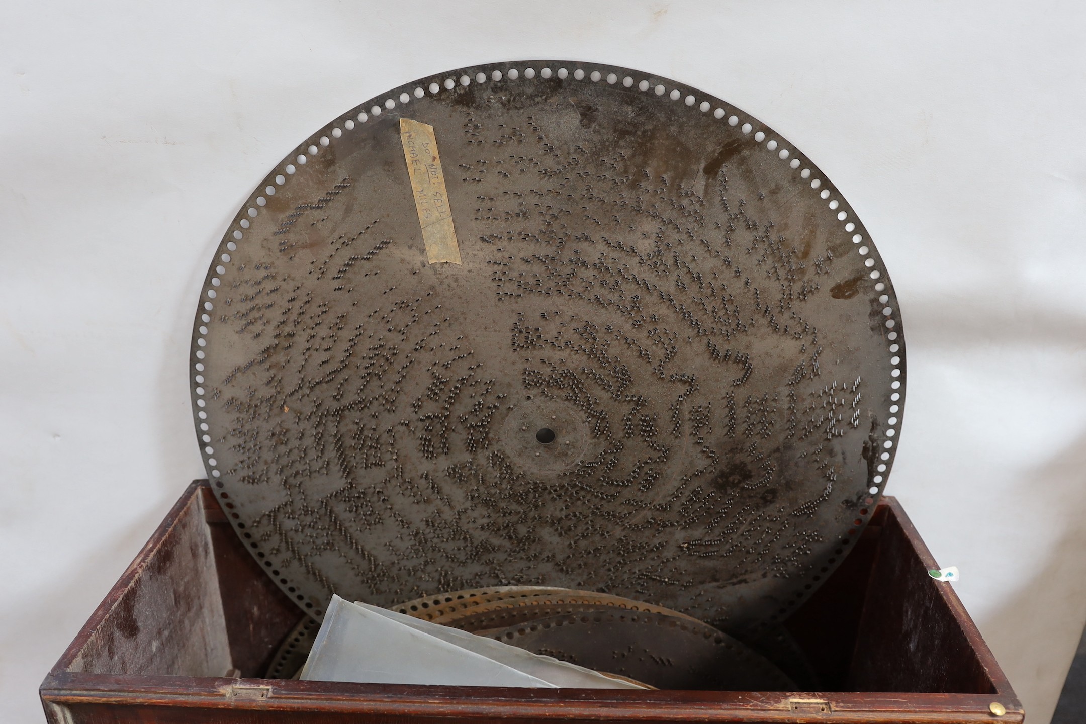 A collection of approximately 220 assorted polyphon discs, 5.5 to 24.5 inches.